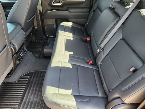 Used 2025 Chevrolet Silverado 3500 LTZ AWD/4WD image 17