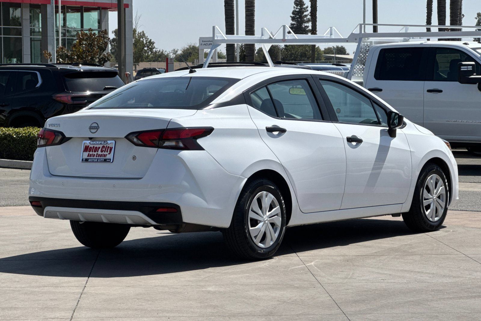 Used 2025 Nissan Versa S FWD image 4