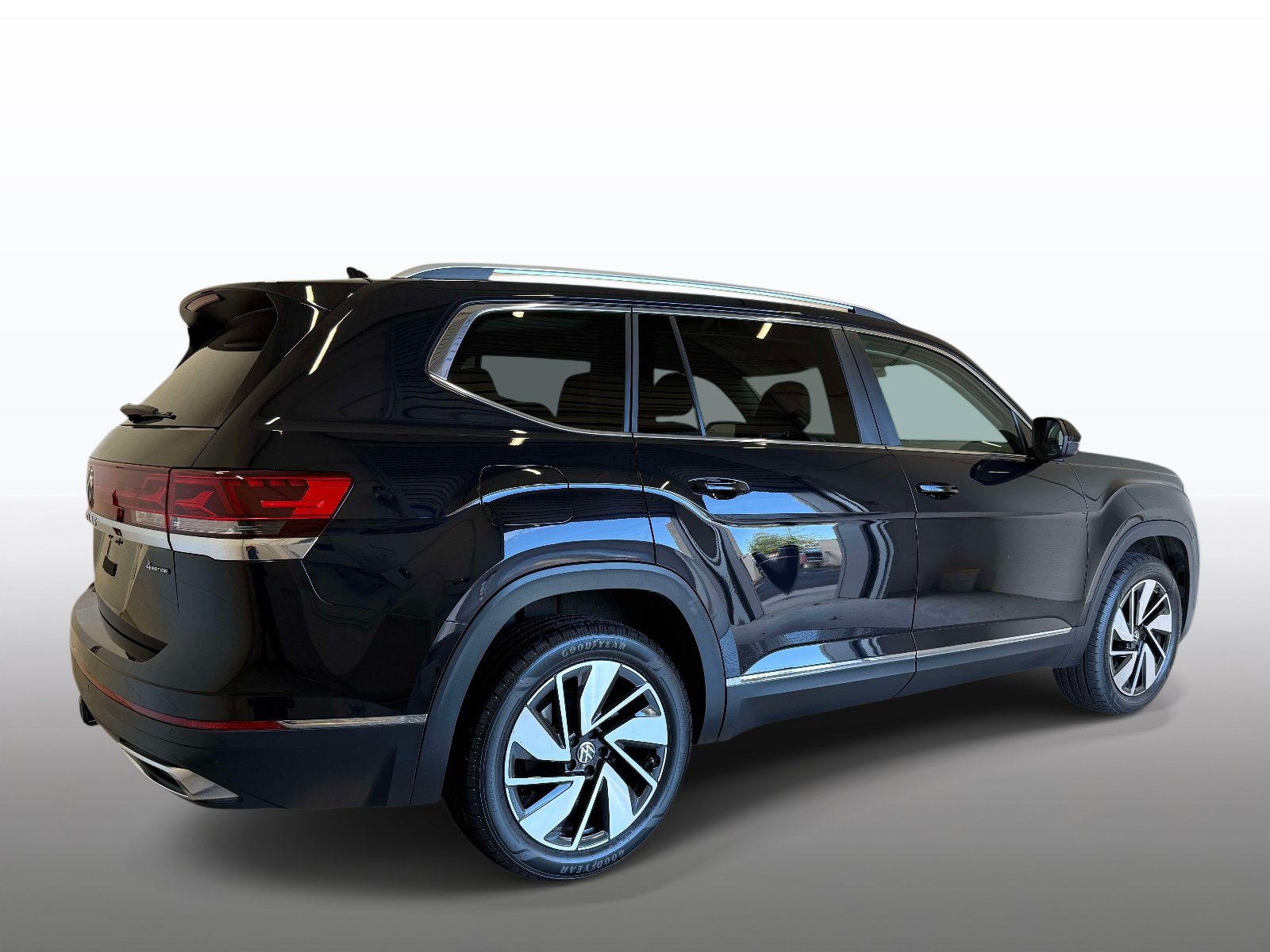 Used 2024 Volkswagen Atlas SEL AWD/4WD image 10