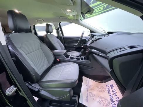 Used 2018 Ford Escape SE w/ SE Sport Appearance Package image 29