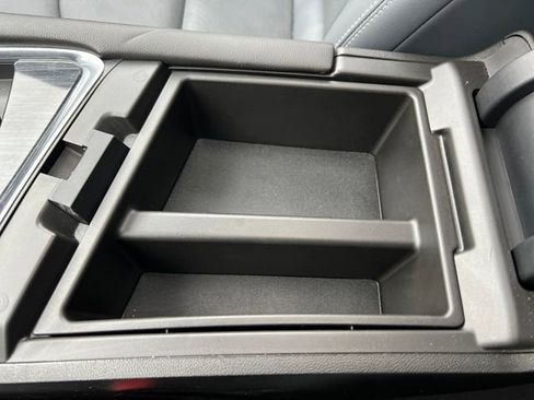 Used 2023 Buick Enclave Premium image 21