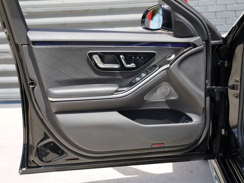Used 2024 Mercedes-Benz S 580 4MATIC Sedan w/ AMG Line image 15