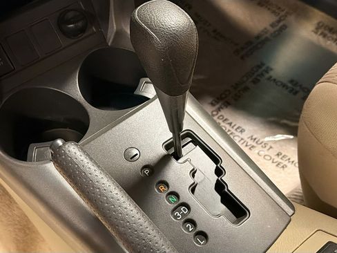 Used 2011 Toyota RAV4 4WD w/ Base L4 Extra Value Pkg image 22