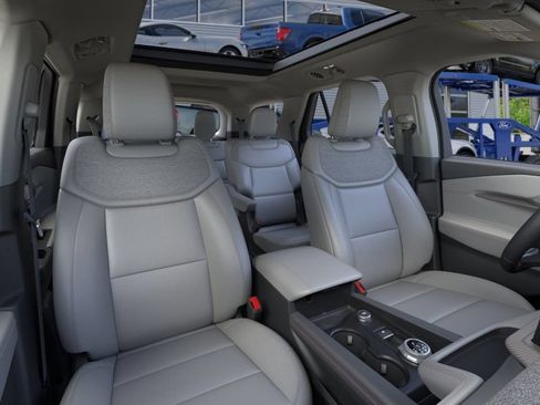 New 2026 Ford Explorer Active w/ Active Comfort Package AWD/4WD image 10