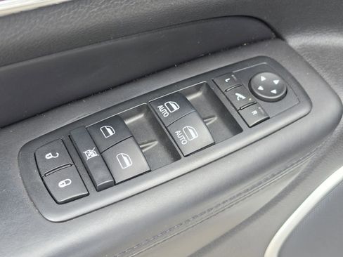 Used 2016 Jeep Grand Cherokee High Altitude RWD image 23