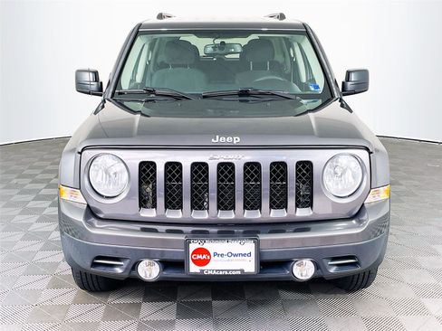 Used 2017 Jeep Patriot Sport w/ Power Value Group AWD/4WD image 2