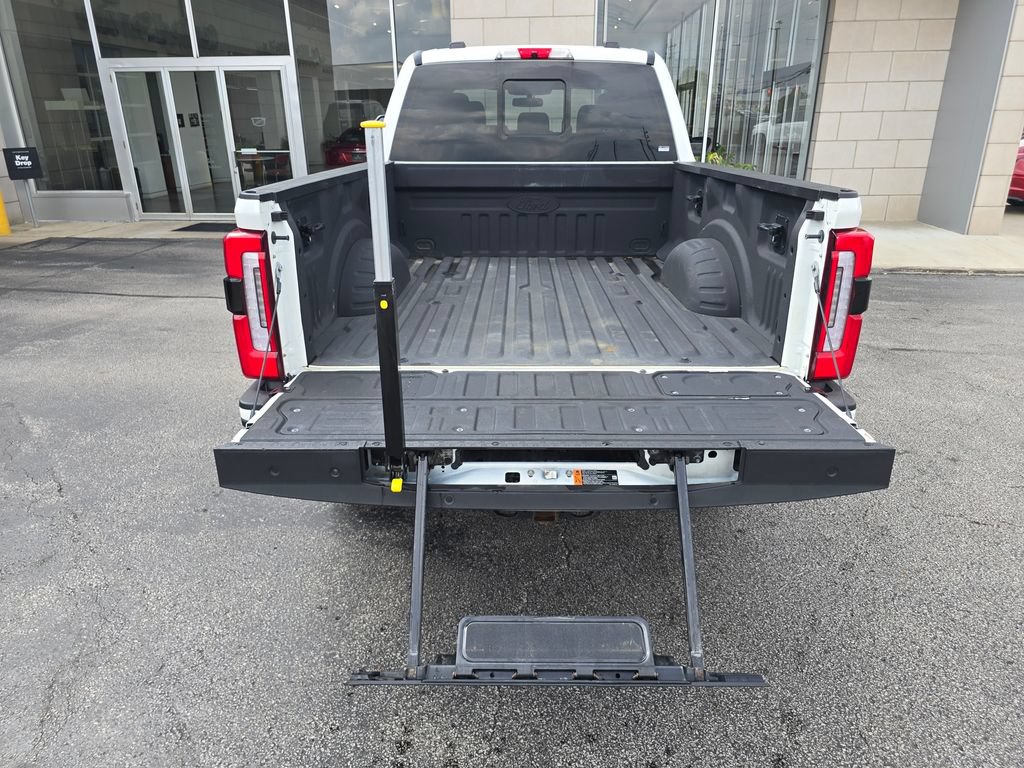 Used 2024 Ford F350 Platinum w/ FX4 Off-Road Package AWD/4WD image 37