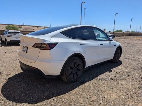 Used 2025 Tesla Model Y Long Range image 5