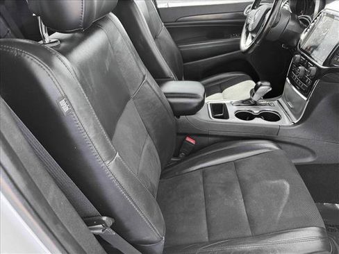 Used 2021 Jeep Grand Cherokee Laredo X AWD/4WD image 19