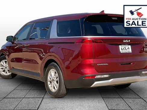 Certified 2024 Kia Carnival LX image 11