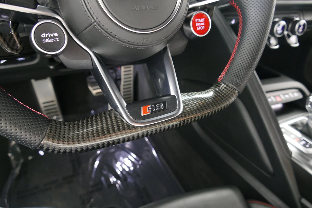 Used 2017 Audi R8 V10 w/ Carbon Exterior Package AWD/4WD image 27