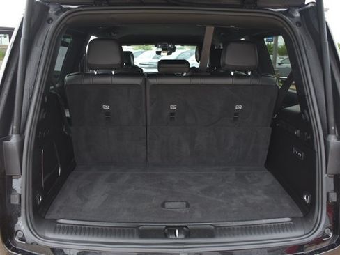 Used 2024 Jeep Wagoneer Series III AWD/4WD image 18