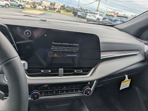 New 2026 Chevrolet Equinox LT w/ Convenience Package II FWD image 24