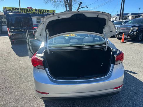 Used 2016 Hyundai Elantra SE FWD image 15