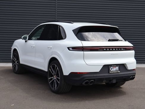 Certified 2026 Porsche Cayenne AWD/4WD image 3