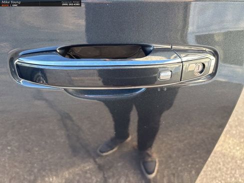 Used 2021 GMC Yukon Denali w/ Denali Ultimate Package image 19