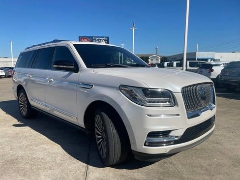 Used 2019 Lincoln Navigator L Reserve w/ Cargo Package AWD/4WD image 3