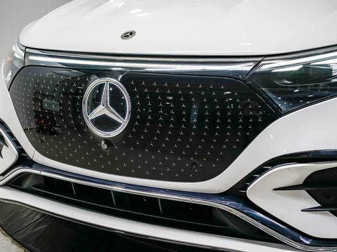 Used 2023 Mercedes-Benz EQS 580 4MATIC SUV image 8