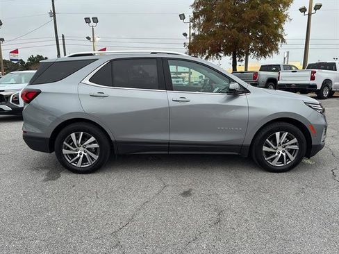 Used 2023 Chevrolet Equinox Premier image 8