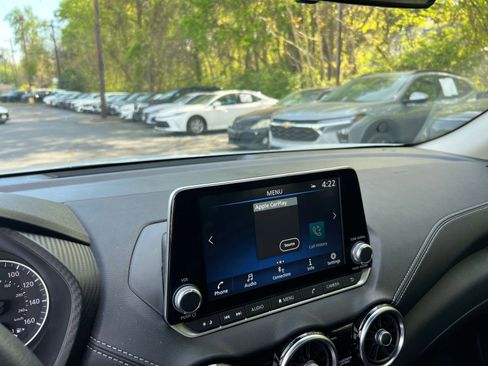 Used 2025 Nissan Sentra SV image 17