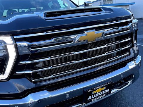 Used 2024 Chevrolet Silverado 3500 LTZ w/ LTZ Convenience Package image 30