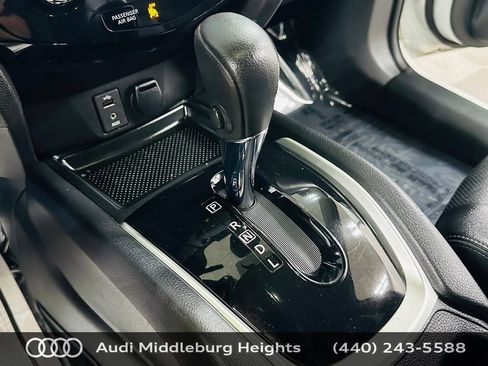Used 2016 Nissan Rogue SL w/ SL Premium Package AWD/4WD image 14