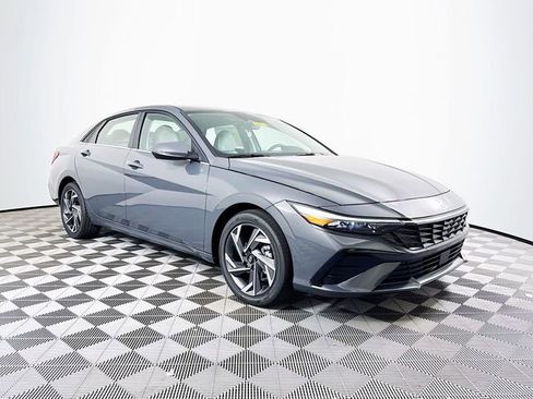 New 2026 Hyundai Elantra Limited FWD image 10