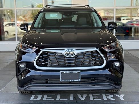 New 2026 Toyota Highlander XLE image 4