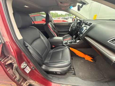 Used 2019 Subaru Outback 2.5i Limited AWD/4WD image 2
