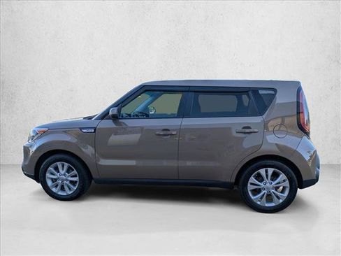 Used 2015 Kia Soul + FWD image 9