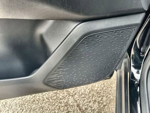 Used 2025 Chevrolet Equinox LT image 23