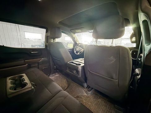 Used 2022 Chevrolet Silverado 1500 LT Trail Boss w/ Bed Protection Package AWD/4WD image 11