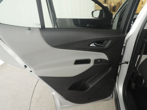 Used 2019 Chevrolet Equinox LS w/ LS Convenience Package image 15