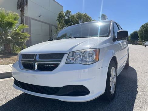 Used 2015 Dodge Grand Caravan SE w/ Quick Order Package 29E SE FWD image 3