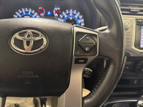 Used 2018 Toyota 4Runner SR5 Premium AWD/4WD image 27