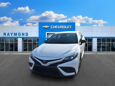 Used 2022 Toyota Camry SE w/ Convenience Package AWD/4WD image 7