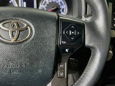 Used 2022 Toyota 4Runner TRD Off-Road Premium w/ Moonroof Package AWD/4WD image 19
