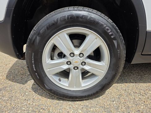 Used 2018 Chevrolet Trax LT w/ LT Convenience Package AWD/4WD image 40