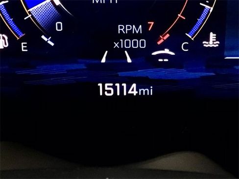 Used 2025 Chevrolet Suburban High Country image 38