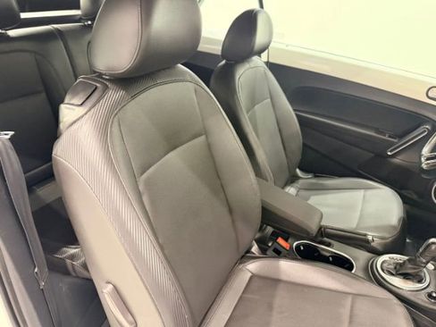 Used 2014 Volkswagen Beetle TDI image 31