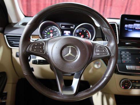 Used 2019 Mercedes-Benz GLS 450 4MATIC image 18