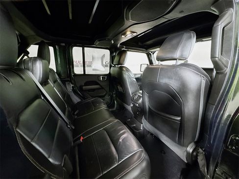 Used 2019 Jeep Wrangler Unlimited Sahara image 26