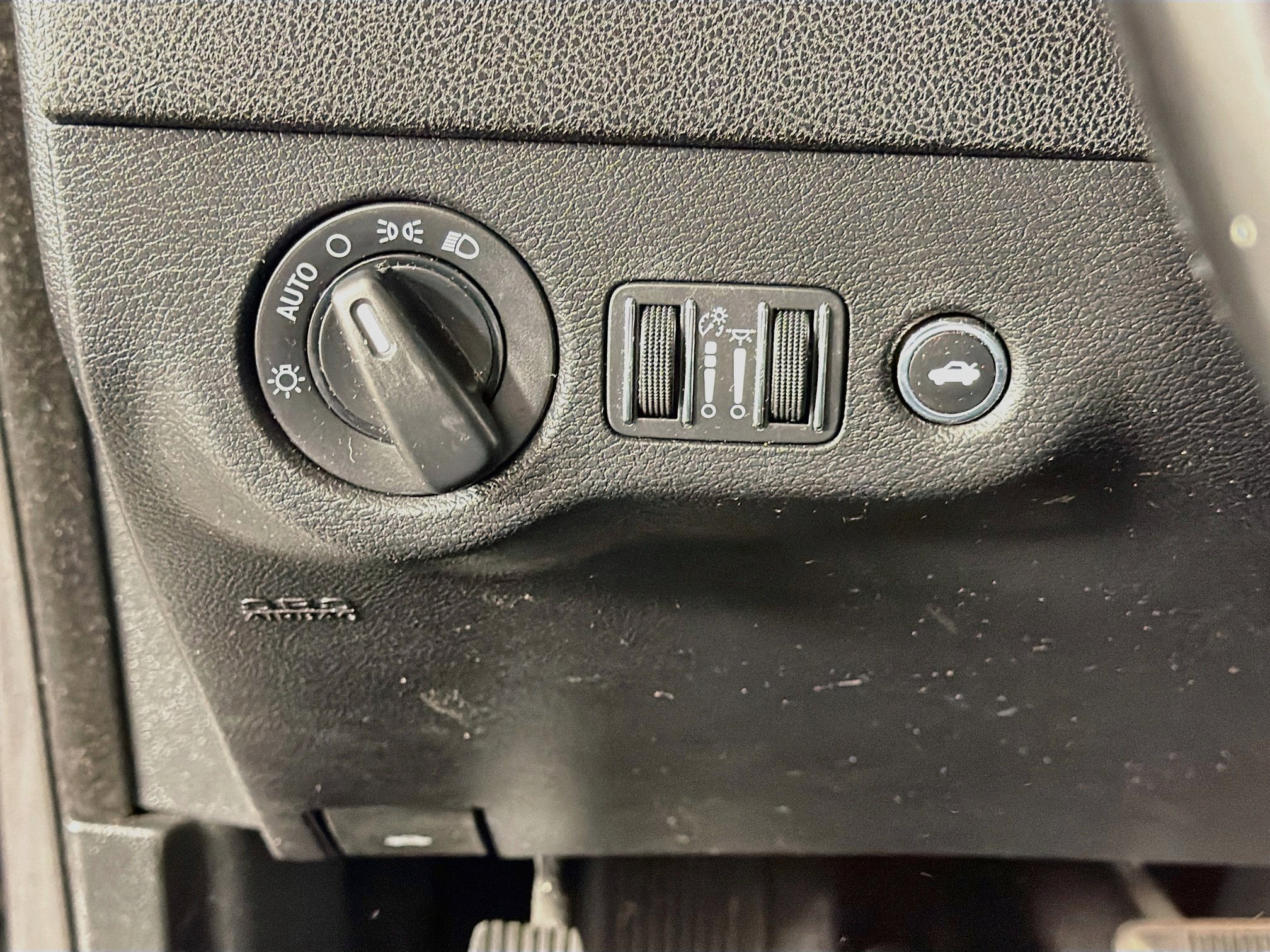 Used 2021 Dodge Charger SXT w/ Leather Interior Group RWD image 16