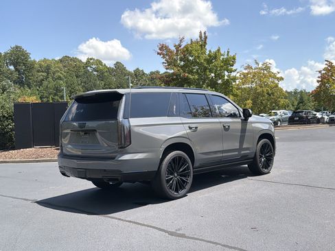 Used 2026 Cadillac Escalade Platinum Sport w/ LPO, Floor Liner Package AWD/4WD image 3