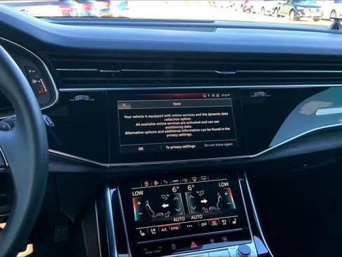 Used 2023 Audi Q8 Prestige w/ Prestige Package image 6