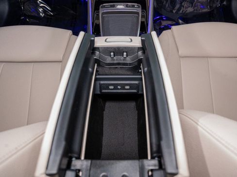 New 2025 Mercedes-Benz GLB 250 image 23