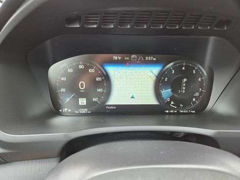 Used 2020 Volvo XC90 T6 Momentum AWD/4WD image 27