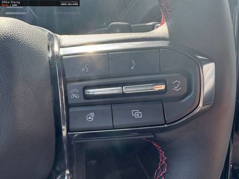 New 2026 GMC Yukon XL AT4 Ultimate AWD/4WD image 15
