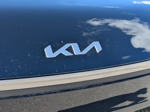 New 2026 Kia EV9 Wind image 11