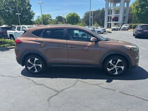 Used 2016 Hyundai Tucson Sport image 7